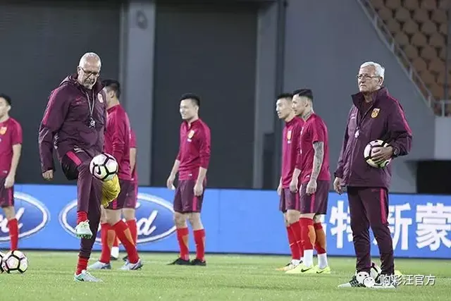 波兰队力克塞尔维亚，稳住小组第六的位置！